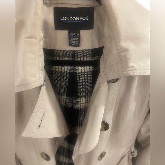 London Fog Women’s Double Breasted Trench Coat - Picture 3 of 5